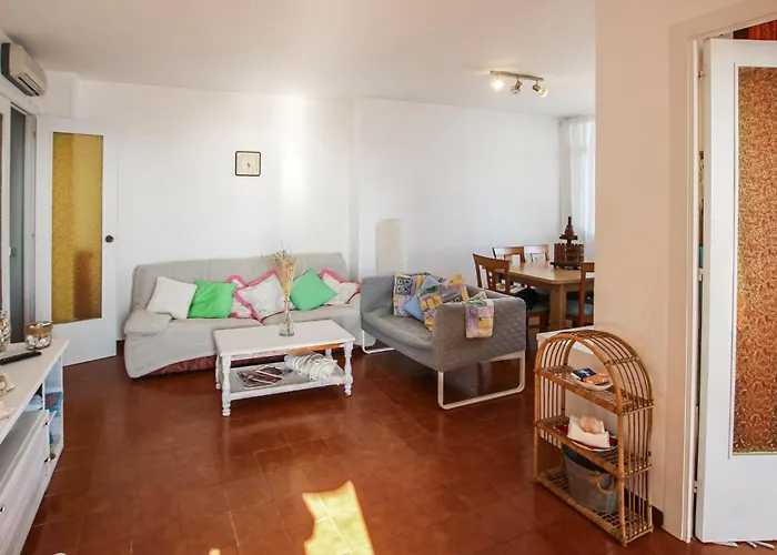 4 Bedroom Lovely In
