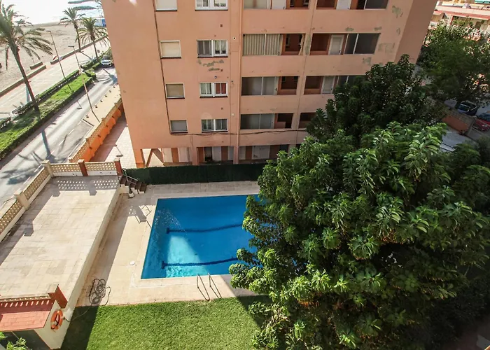 4 Bedroom Lovely In Кунит